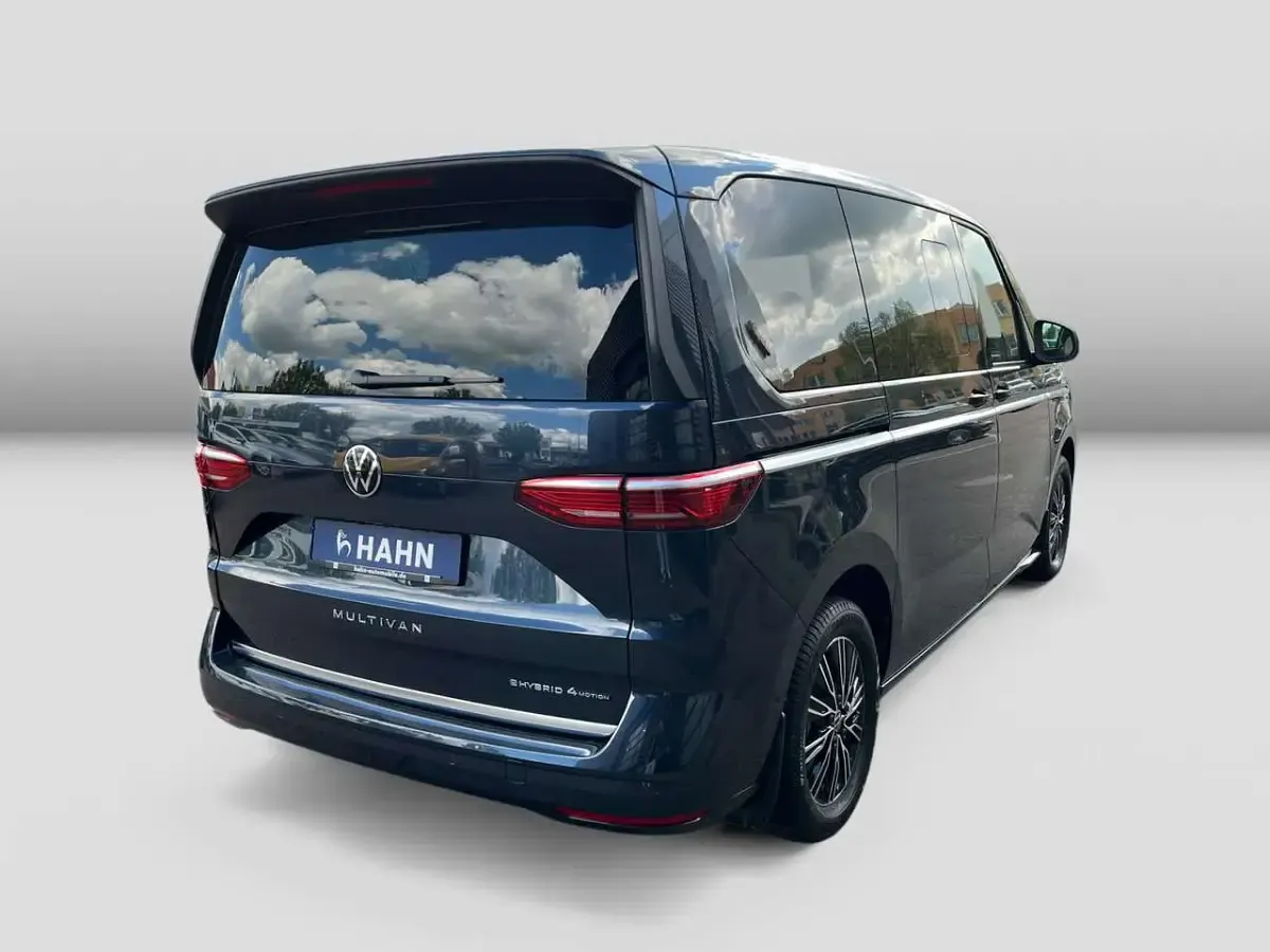 Gebraucht VW Multivan Style 245 PS (180 kW) 2025 Blau Van / Kleinbus