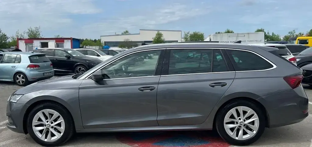 Gebraucht Skoda Octavia Ambiente 150 PS (110 kW) 2022 Grau Kombi