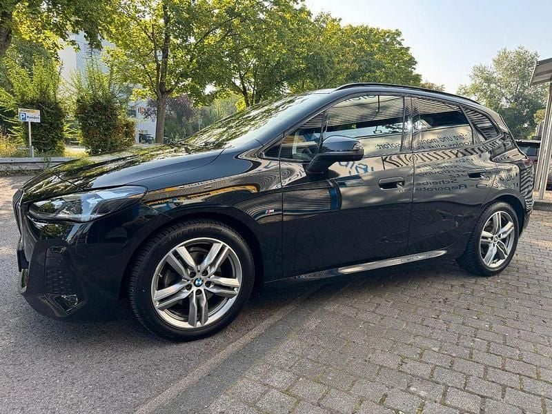 Schwarz Gebraucht 2022 BMW 220 Active Tourer M Sport Van / Kleinbus | 25.800 € (Superpreis) - Bild 1/4