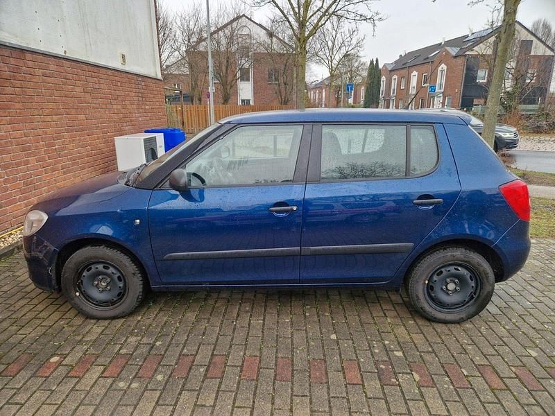 Gebraucht Skoda Fabia 60 PS (44 kW) 2009 Blau Limousine