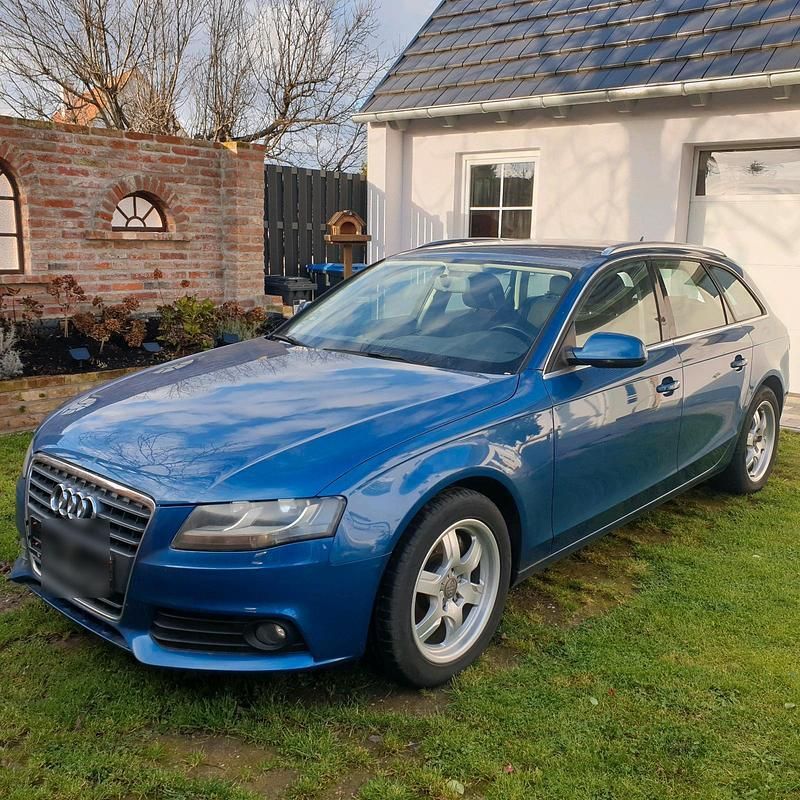 Blau Gebraucht 2010 Audi A4 Ambiente Kombi | 3.600 € (Guter Preis) - Bild 1/4
