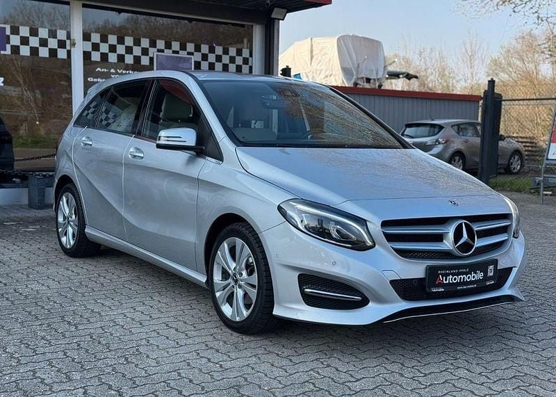 Gebraucht Mercedes B220 184 PS (135 kW) 2017 Silber Van / Kleinbus