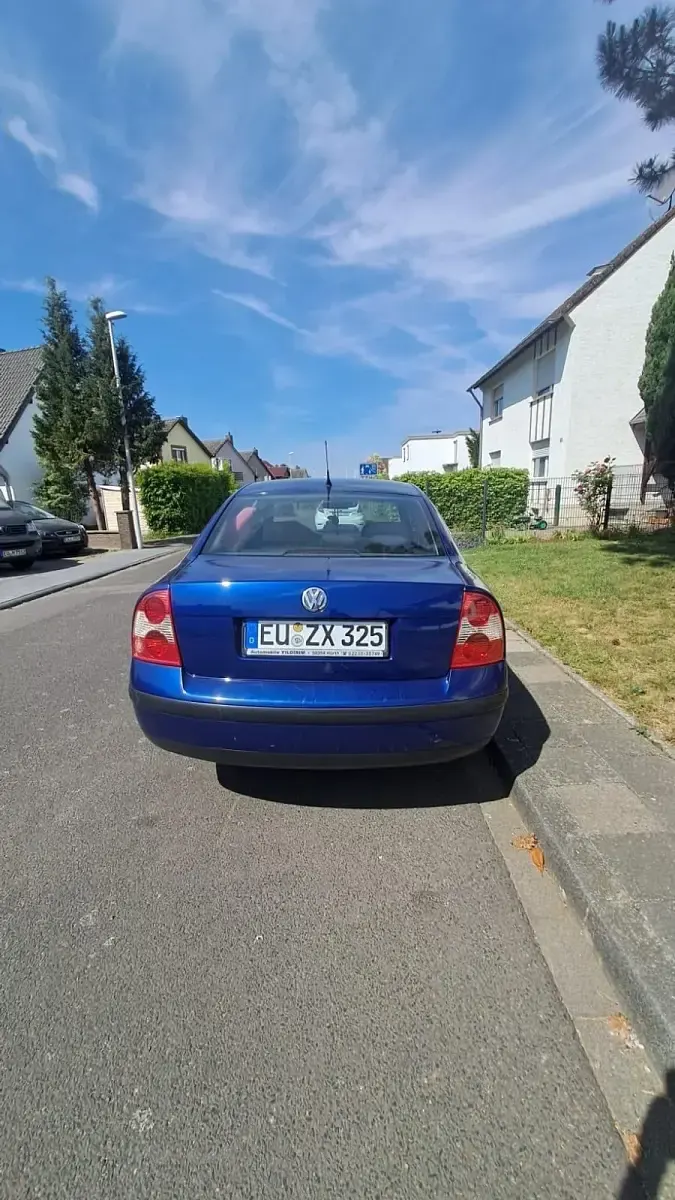 Käytetty VW Passat 115 HP (84 kW) 2001 Sininen Farmari