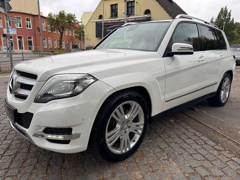 Weiß Gebraucht 2015 Mercedes GLK220 SUV | 9.890 € (Guter Preis) - Bild 1/4