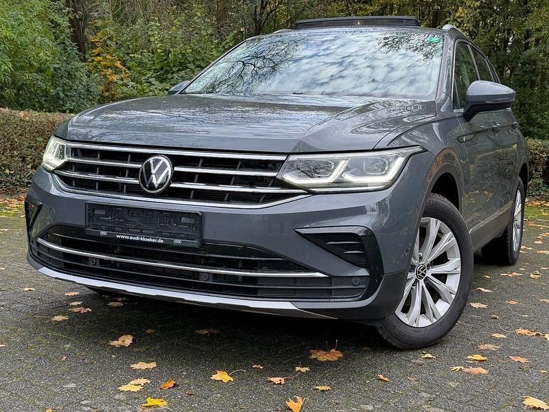Grau Gebraucht 2022 VW Tiguan Elegance SUV | 26.900 € (Fairer Preis) - Bild 1/4