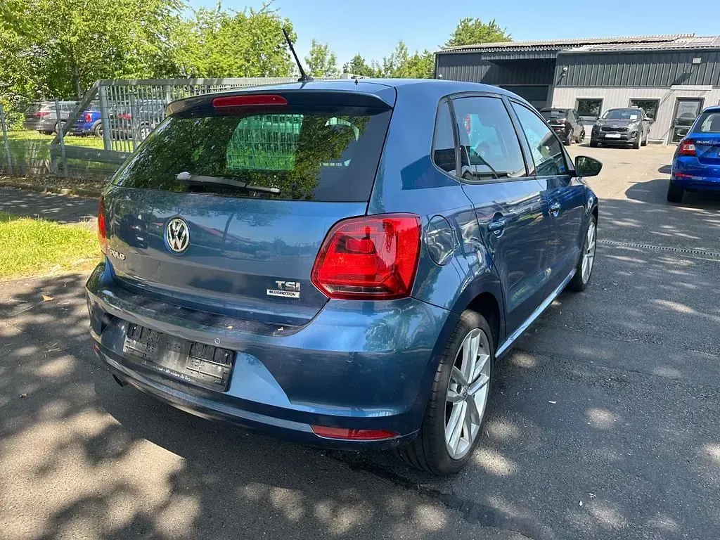 Gebraucht VW Polo Highline 90 PS (66 kW) 2016 Blau Limousine