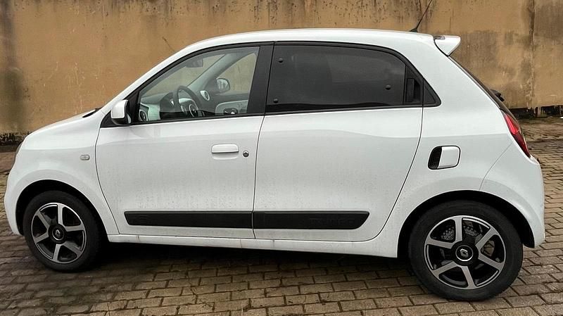 Second-hand Renault Twingo 73 CP (53 kW) 2019 Alb Hatchback