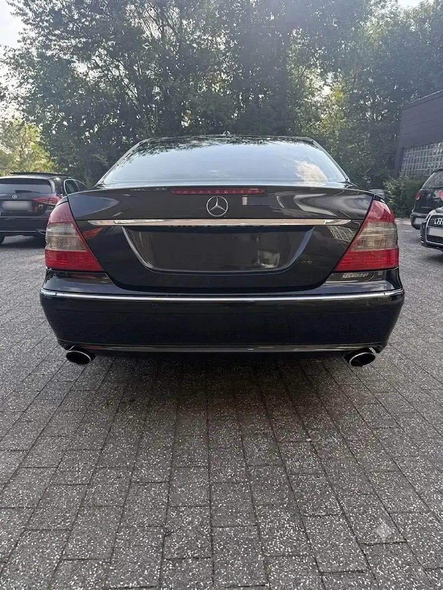 Gebraucht Mercedes E320 Avantgarde 224 PS (164 kW) 2009 Schwarz Limousine