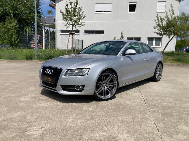 Silber Gebraucht 2008 Audi A5 Advanced Coupé | 10.490 € (Fairer Preis) - Bild 1/4