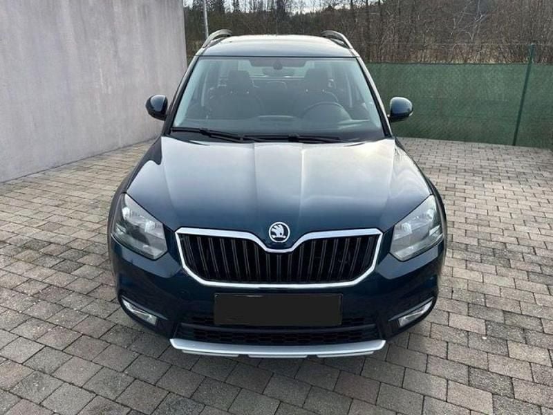 Gebraucht Skoda Yeti Ambition 110 PS (80 kW) 2017 Lavablau metallic (metallic) SUV