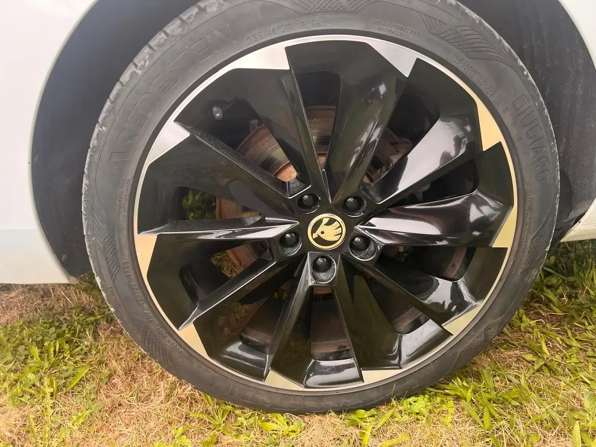 Gebraucht Skoda Superb 156 PS (114 kW) 2020 Weiß Kombi