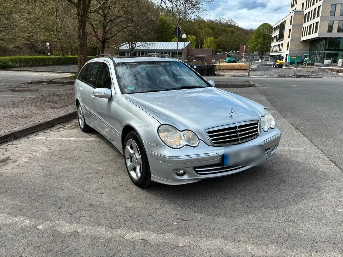 Gebraucht Mercedes C200 Avantgarde 122 PS (89 kW) 2007 Silber Kombi