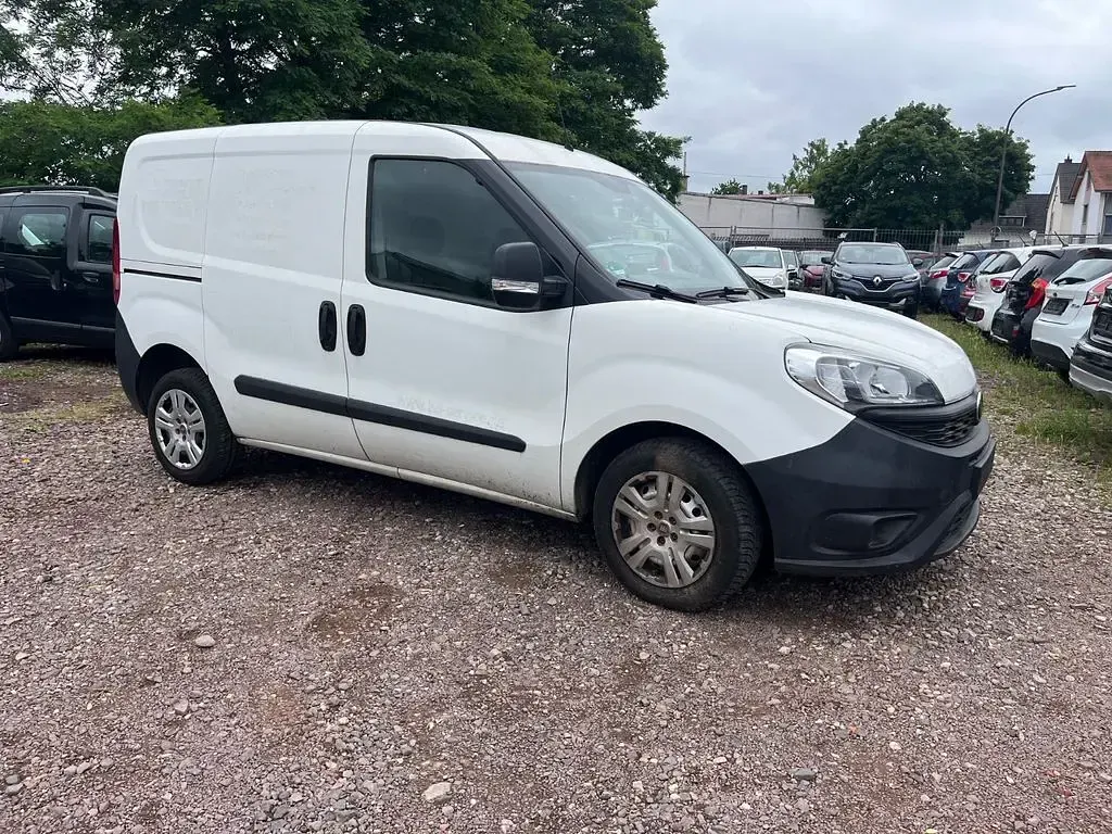 Gebraucht Fiat Doblò Trekking 95 PS (69 kW) 2016 Weiß Van / Kleinbus