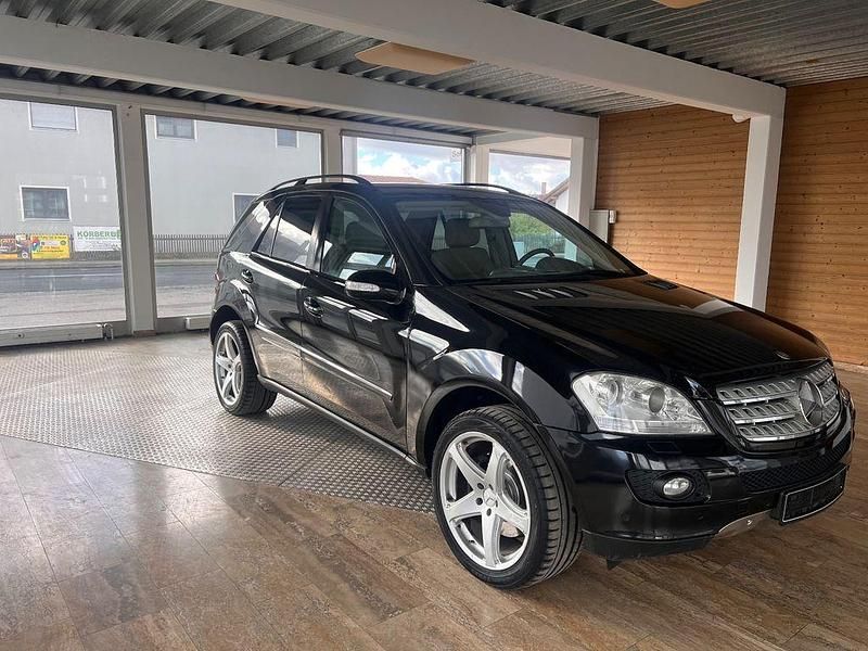 Schwarz Gebraucht 2006 Mercedes ML500 AMG SUV | 8.990 € (Guter Preis) - Bild 1/4