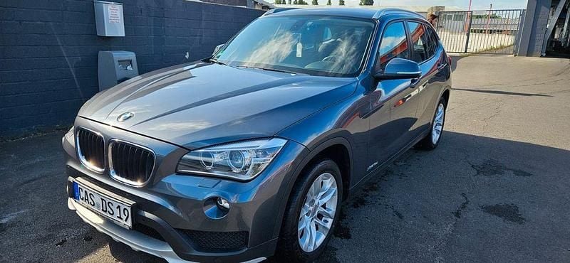 Grau Gebraucht 2014 BMW X1 Performance SUV | 9.290 € (Guter Preis) - Bild 1/4