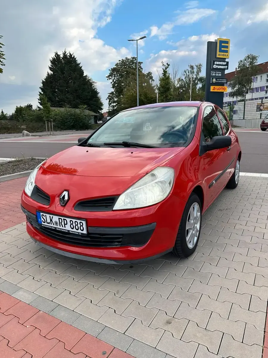 Brugt Renault Clio III 75 HK (55 kW) 2006 Rød Hatchback