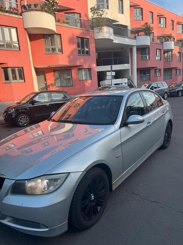Silber Gebraucht 2007 BMW 320 Limousine | 2.700 € (Superpreis) - Bild 1/4