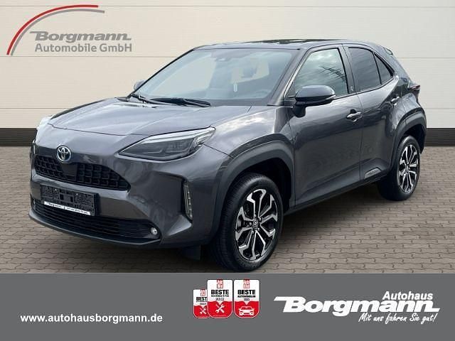 Grau Gebraucht 2023 Toyota Yaris Cross Team SUV | 24.990 € (Fairer Preis) - Bild 1/4