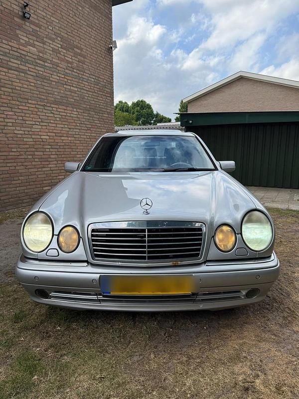 Gebraucht Mercedes E55 AMG AMG 354 PS (260 kW) 1998 Silber Limousine