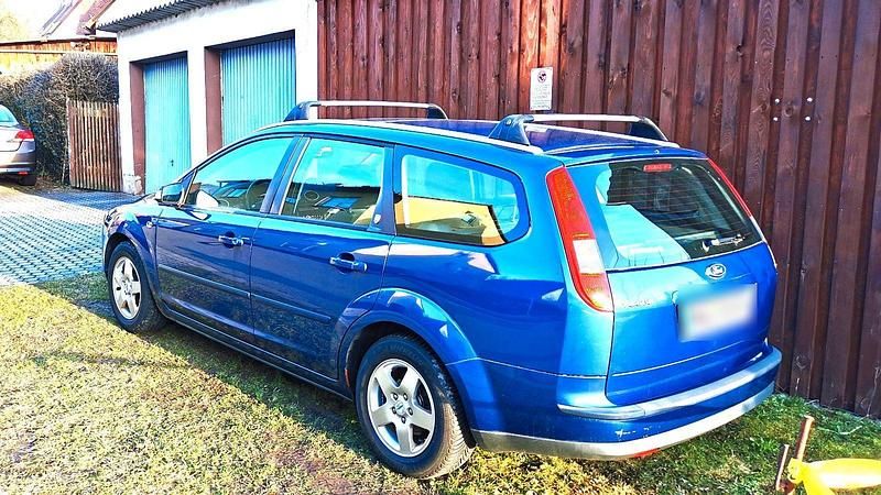 Gebraucht Ford Focus Ghia 116 PS (85 kW) 2007 Blau Kombi