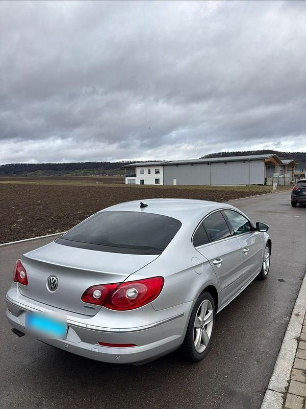 Second-hand VW Passat 140 CP (102 kW) 2011 Argintiu Coupe