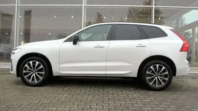 Gebraucht Volvo XC60 Plus 197 PS (144 kW) 2024 Weiß SUV
