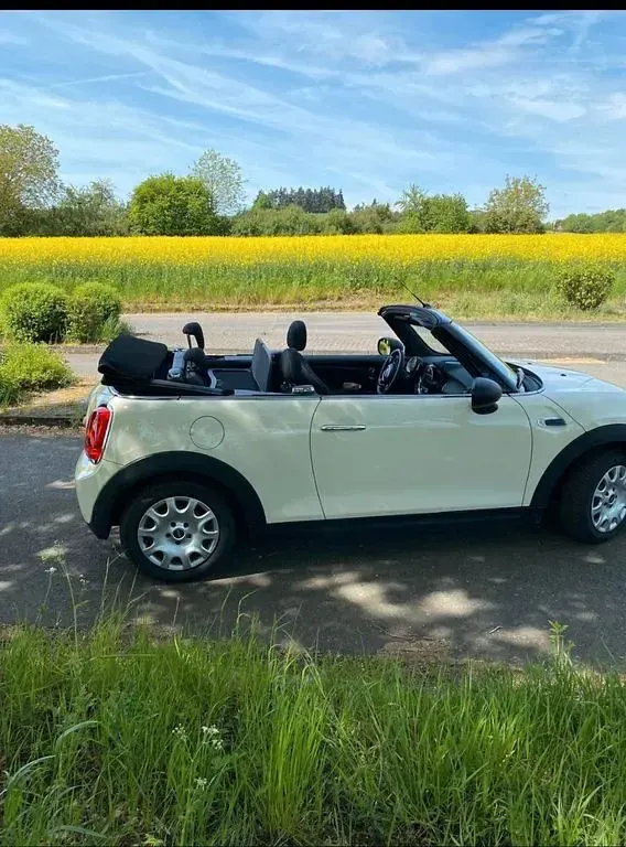 Gebraucht Mini One Cabriolet 102 PS (75 kW) 2019 Weiß Cabrio
