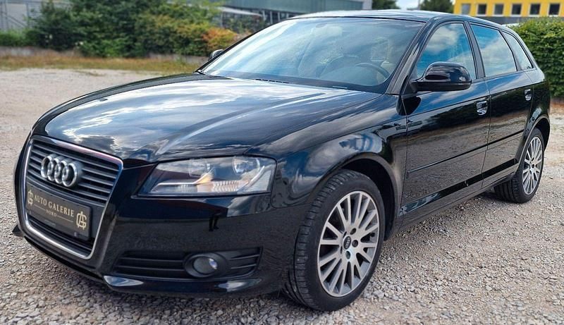 Schwarz Gebraucht 2009 Audi A3 Sportback Ambiente Kleinwagen | 6.900 € (Fairer Preis) - Bild 1/4