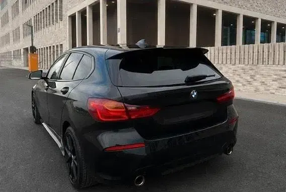 Gebraucht BMW 118 Sport Line 150 PS (110 kW) 2020 Schwarz Kleinwagen