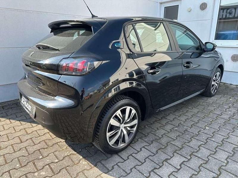 Gebraucht Peugeot e-208 Active 100 kW (136 PS) 2022 Schwarz Kleinwagen