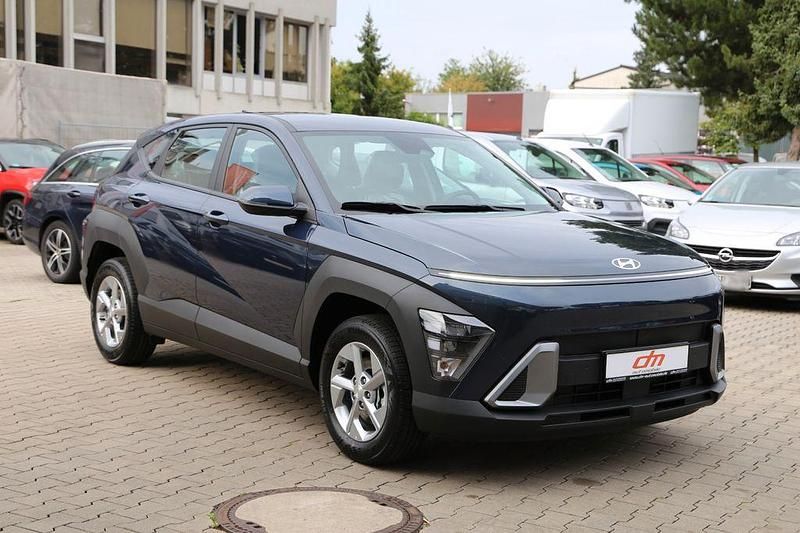 Neu Hyundai Kona 139 PS (102 kW) 2025 Blau SUV