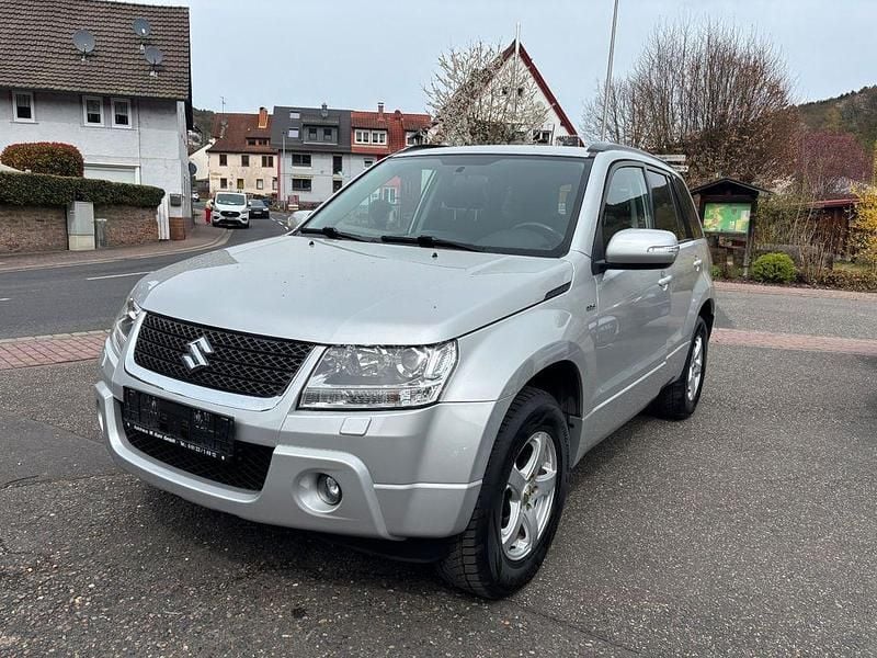 Gebraucht Suzuki Grand Vitara 129 PS (94 kW) 2012 Grau SUV