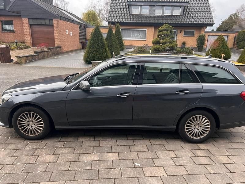 Gebraucht Mercedes E200 136 PS (100 kW) 2014 Grau Kombi