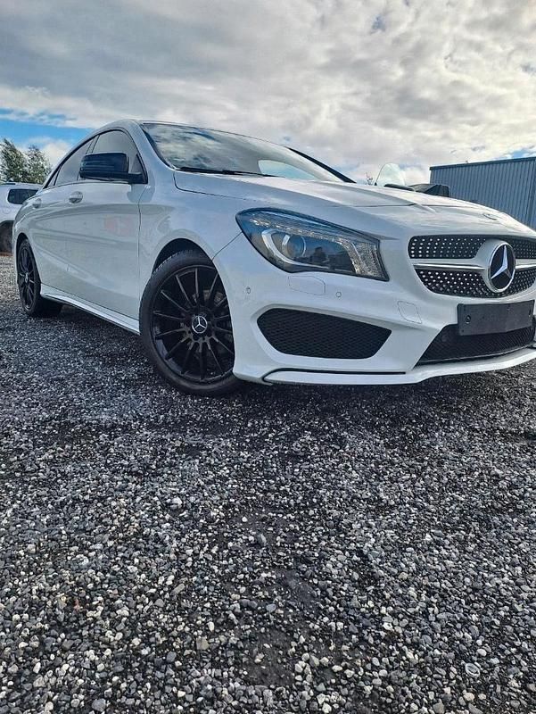 Weiß Gebraucht 2016 Mercedes CLA200 AMG Coupé | 14.499 € (Fairer Preis) - Bild 1/4