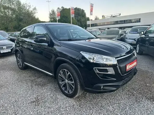 Gebraucht Peugeot 4008 114 PS (83 kW) 2015 Schwarz SUV
