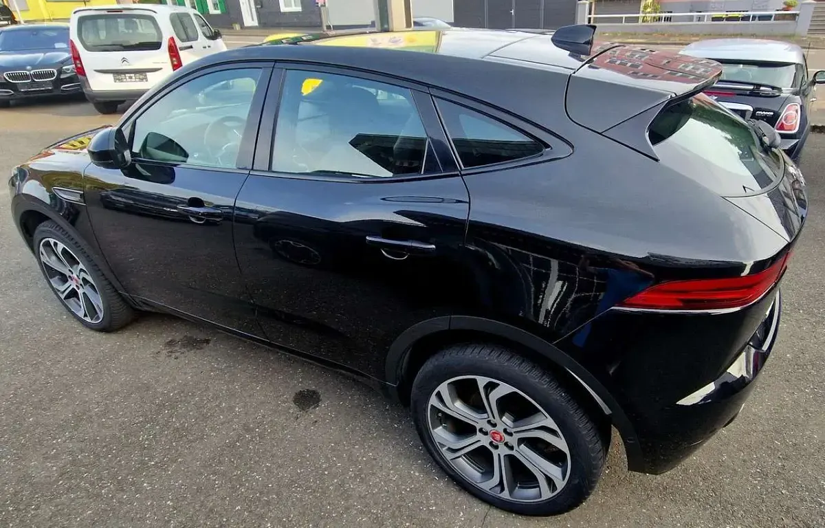 Gebraucht Jaguar E-Pace First Edition 179 PS (131 kW) 2018 Schwarz SUV