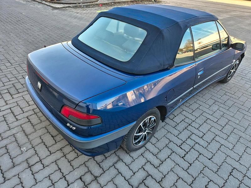 Gebraucht Peugeot 306 Cabriolet 110 PS (80 kW) 2002 Blau Cabrio