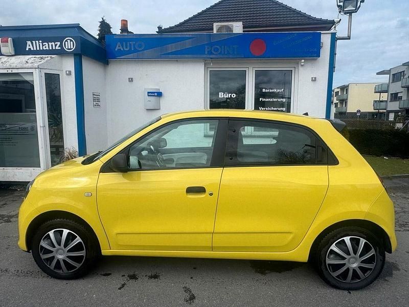 Second-hand Renault Twingo Expression 71 CP (52 kW) 2015 Galben Hatchback