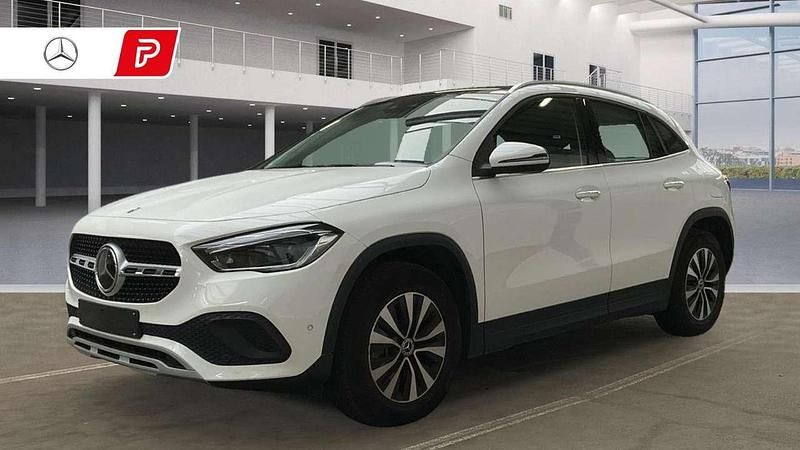Weiß Gebraucht 2022 Mercedes GLA250 SUV | 34.890 € (Guter Preis) - Bild 1/3