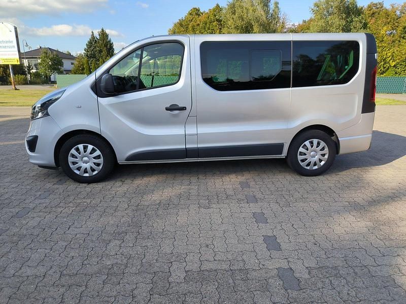Silber Gebraucht 2019 Opel Vivaro Van | 25.500 € - Bild 1/4