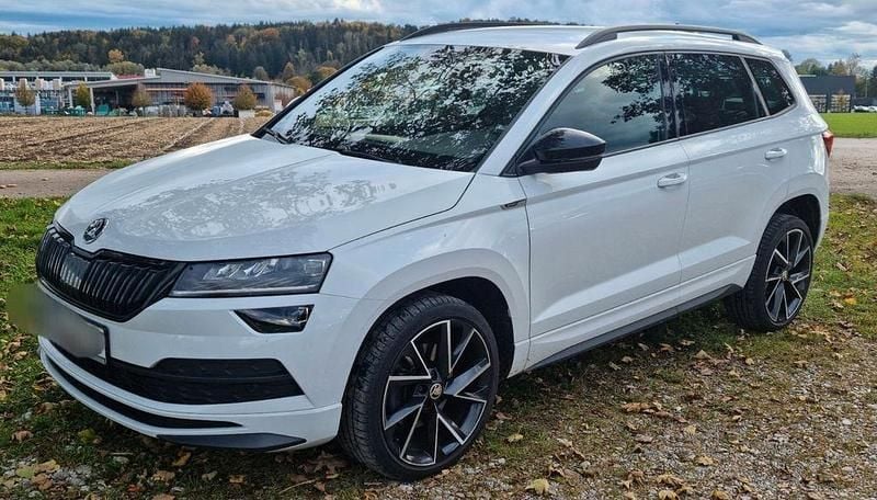 Weiß Gebraucht 2020 Skoda Karoq Sport SUV | 22.900 € (Fairer Preis) - Bild 1/4
