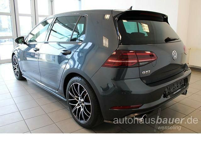 Gebraucht VW Golf VII GTI 230 PS (169 kW) 2018 Dark iron blue (metallic) Limousine