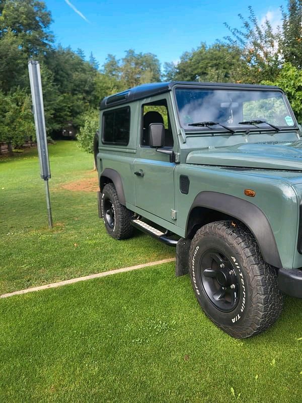 Gebraucht Land Rover Defender 122 PS (89 kW) 2011 Grün SUV