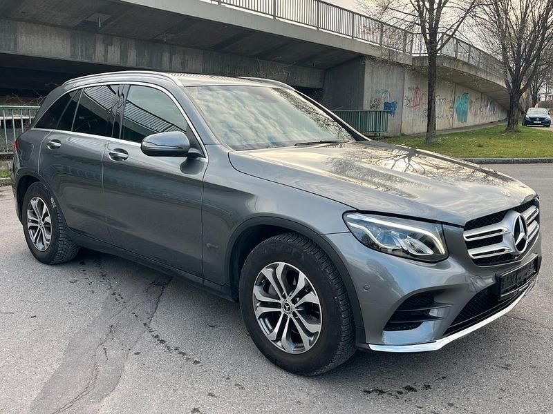 Gebraucht Mercedes GLC220 170 PS (125 kW) 2018 Grau SUV
