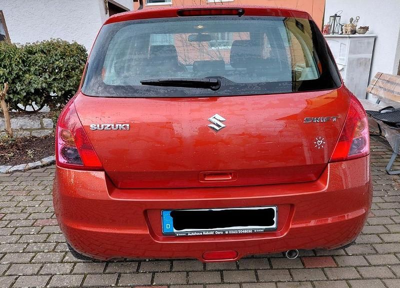 Gebraucht Suzuki Swift 92 PS (67 kW) 2009 Orange Kleinwagen