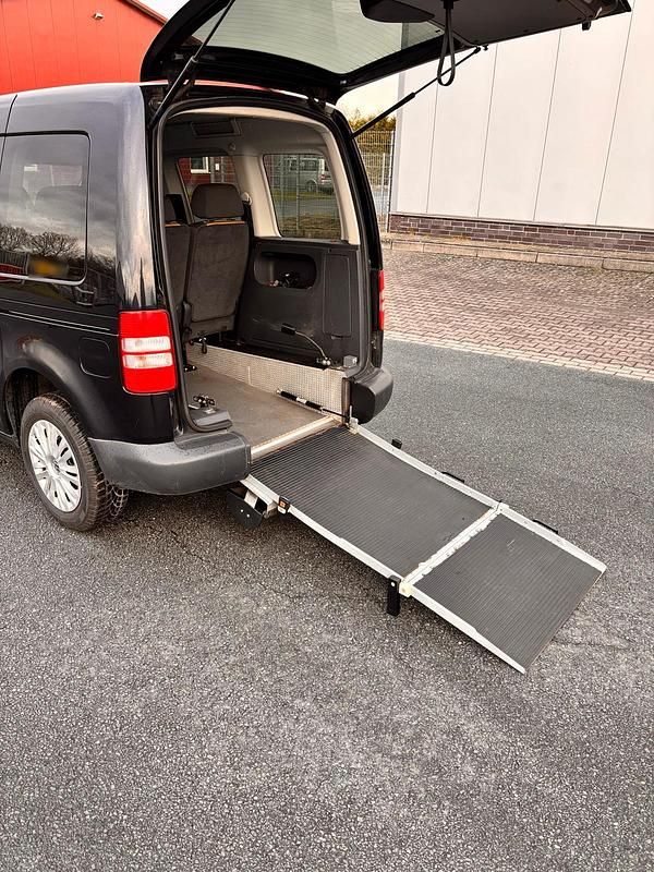 Gebraucht VW Caddy 105 PS (77 kW) 2013 Schwarz Van / Kleinbus