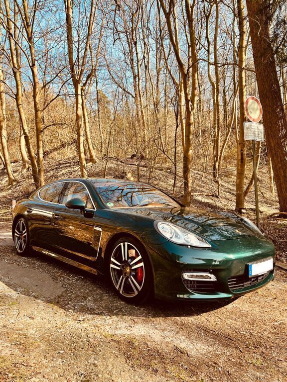 Grün Gebraucht 2011 Porsche Panamera Turbo Limousine | 39.970 € - Bild 1/4