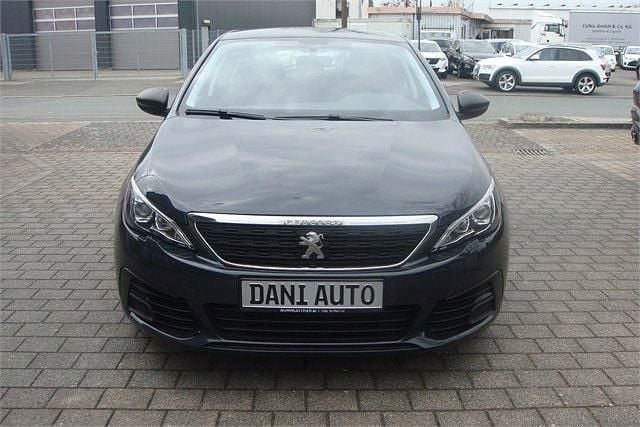 Gebraucht Peugeot 308 102 PS (75 kW) 2019 Grau Limousine