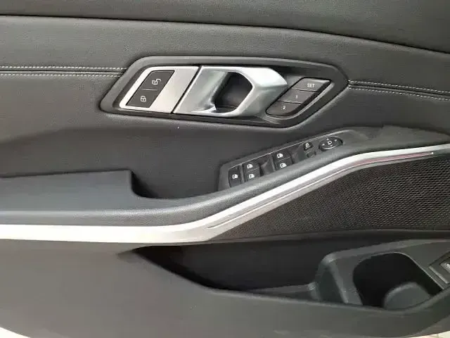 Gebraucht BMW 320 Sport Line 190 PS (139 kW) 2023 Alpinweiß Kombi