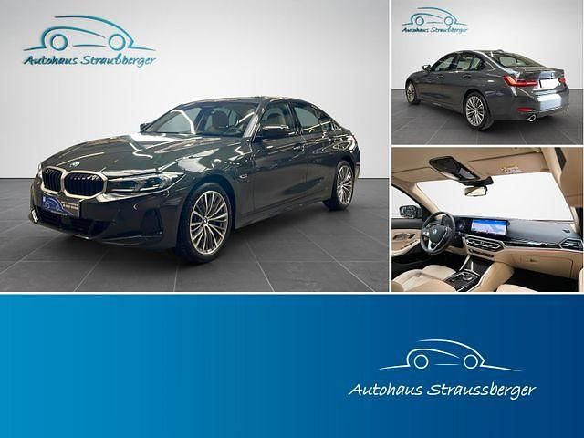Grau Gebraucht 2023 BMW 330e Sport Line Limousine | 37.190 € (Guter Preis) - Bild 1/4
